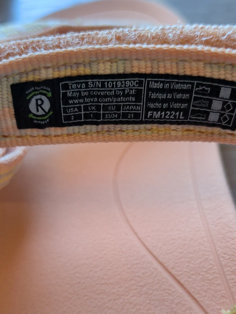 Teva Hurricane XLT 2 kids, Peach Adjustable Sport Sandals
